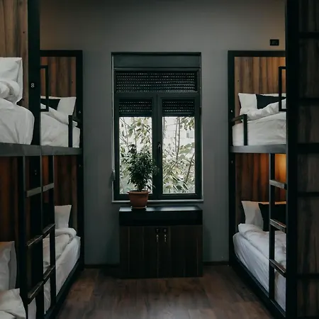 호스텔 The Maze 티라나