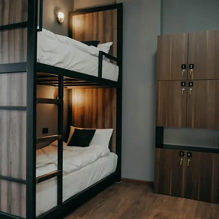 ホステル The Maze