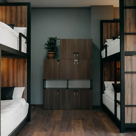 ホステル The Maze