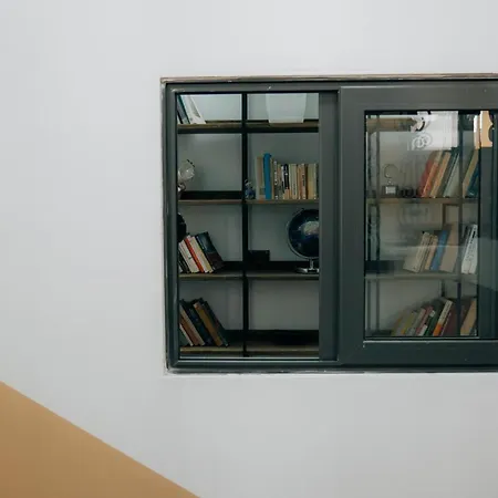 ホステル The Maze ティラナ