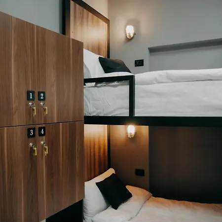 The Maze ティラナ