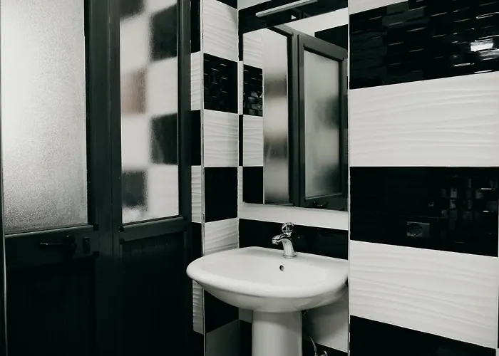 The Maze אכסניה טיראנה