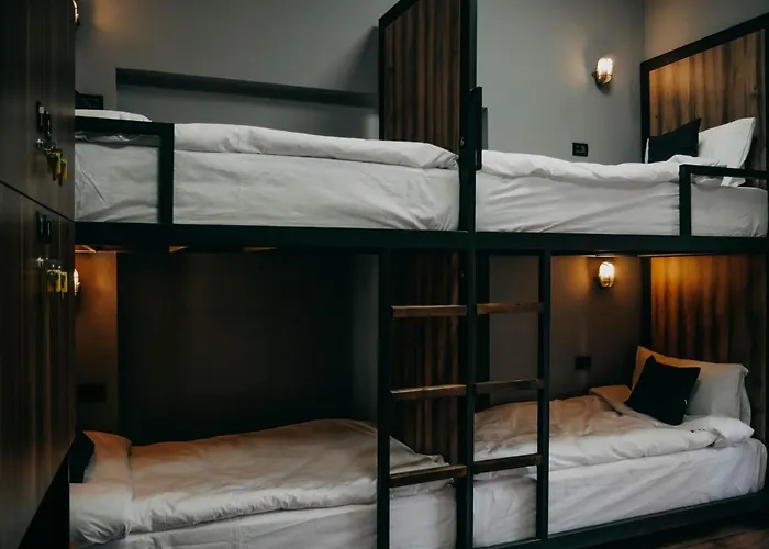 The Maze אכסניה טיראנה